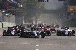 Льюис Хэмилтон, Mercedes AMG F1 W08, Себастьян Феттель, Ferrari SF70H, Фелипе Масса, Williams FW40,