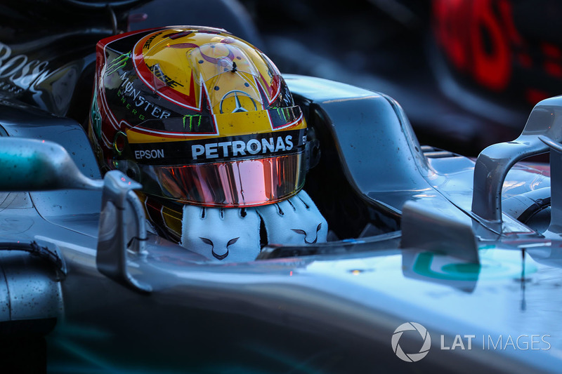 race winner Lewis Hamilton, Mercedes-Benz F1 W08 celebrates in parc ferme