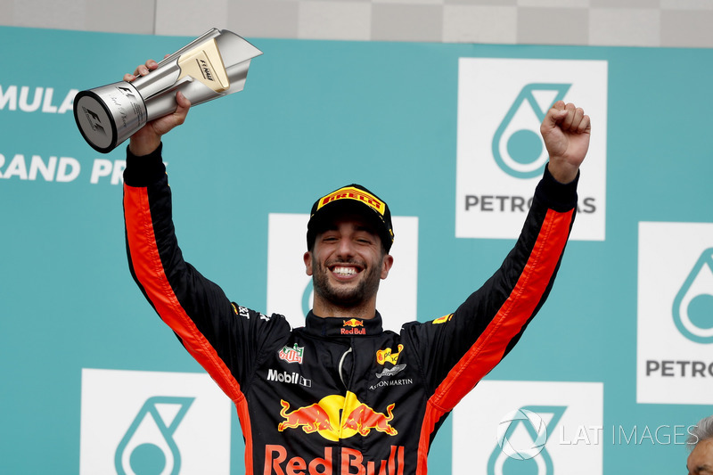 Third place Daniel Ricciardo, Red Bull Racing on the podium