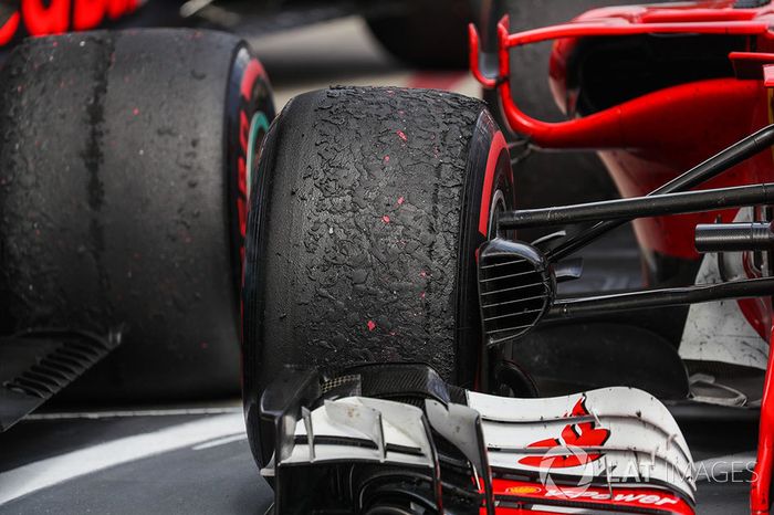 Llantas Pirelli de Sebastian Vettel, Ferrari SF70H en parc ferme
