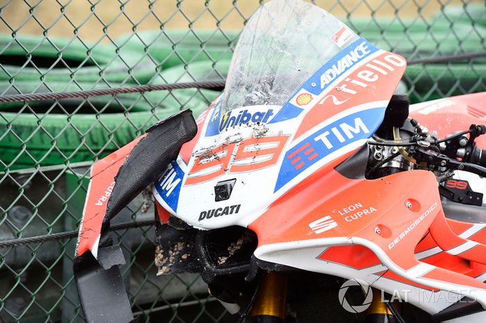 La moto de Jorge Lorenzo tras la caída