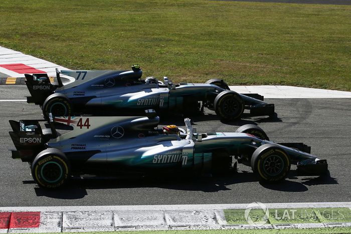 Lewis Hamilton, Mercedes AMG F1 W08, Valtteri Bottas, Mercedes AMG F1 W08