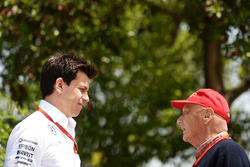 Niki Lauda, Président Non-Exécutif de Mercedes et Toto Wolff, Directeur Exécutif de Mercedes GP