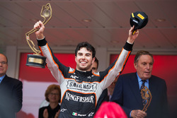 Sergio Perez, Sahara Force India F1, celebra su tercera posición.