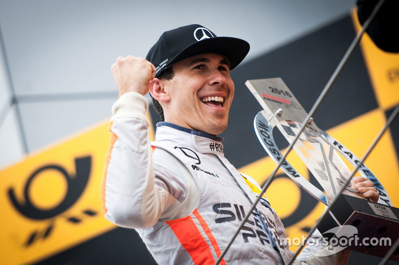 Ganador de la carrera Robert Wickens, Mercedes-AMG Team HWA, Mercedes-AMG C63 DTM