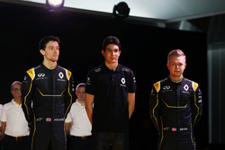 (L to R): Jolyon Palmer, Renault F1 Team with Esteban Ocon, Renault F1 Team Test Driver and Kevin Magnussen, Renault F1 Team