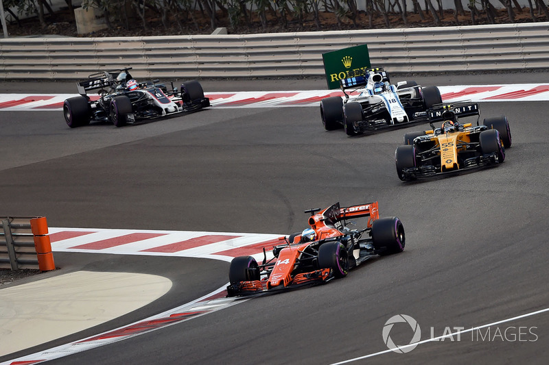 Fernando Alonso, McLaren MCL32, Carlos Sainz Jr., Renault Sport F1 Team RS17, Lance Stroll, Williams