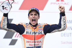 Podium: winnaar Marc Marquez, Repsol Honda Team