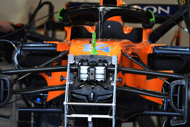 McLaren MCL33 suspensión delantera y detalle del chasis