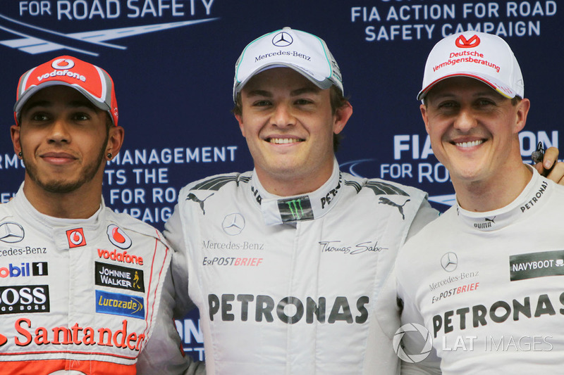 Pole sitter Nico Rosberg, Mercedes AMG F1, Lewis Hamilton, McLaren and Michael Schumacher, Mercedes 