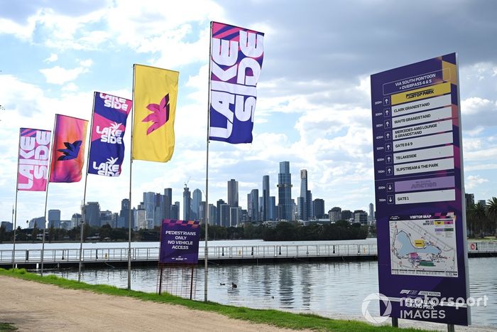 Una vista panorámica del lago Albert Park