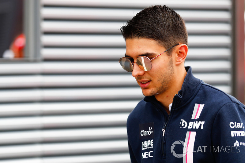 Esteban Ocon, sin sitio en Force India y con el vínculo de Mercedes dificultando su llegada a otros equipos, Williams parece su única opción
