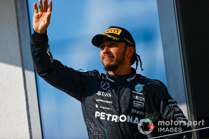 Lewis Hamilton, Mercedes-AMG F1 Team, 3ª posición, en el podio