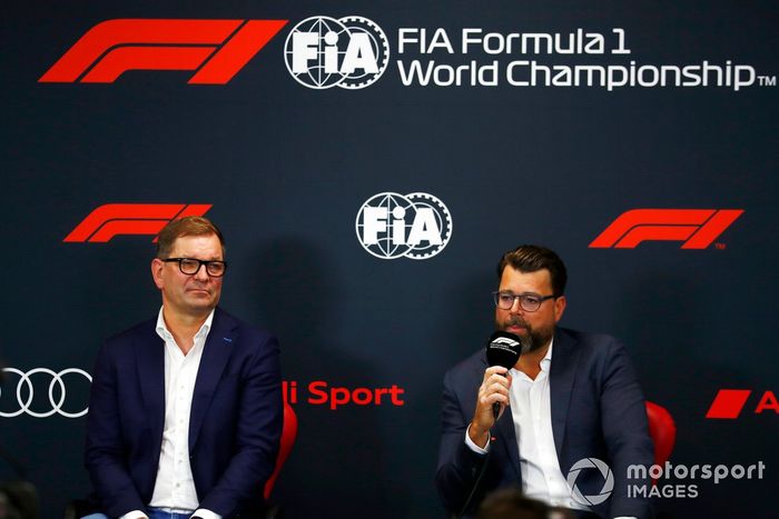 Oliver Hoffmann, Jefe de Desarrollo Técnico de Audi Sport GmbH, Markus Duesmann, Presidente del Consejo de Administración de Audi AG