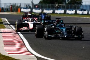 George Russell, Mercedes F1 W14, Kevin Magnussen, Haas VF-23