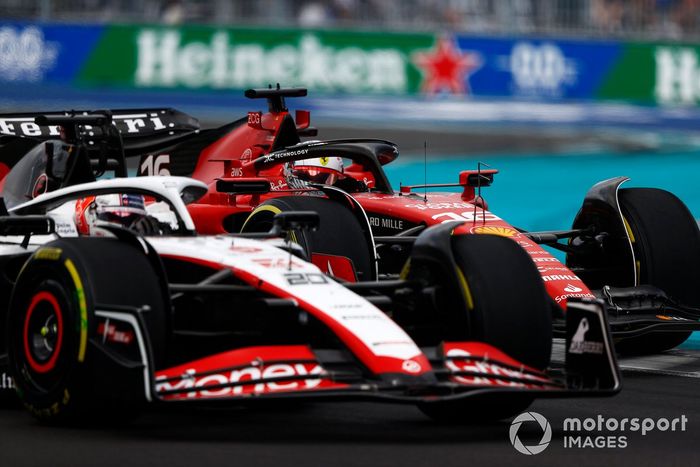 Kevin Magnussen, Haas VF-23, lucha con Charles Leclerc, Ferrari SF-23