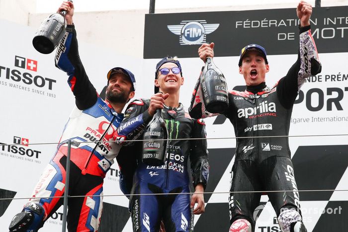 Podio: ganador Fabio Quartararo, Yamaha Factory Racing, tercer lugar Aleix Espargaró, Aprilia Racing Team, segundo lugar Johann Zarco, Pramac Racing