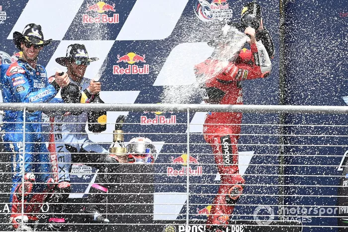 Podio: ganador Enea Bastianini, Gresini Racing, segundo lugar Alex Rins, Team Suzuki MotoGP, tercer lugar Jack Miller, Ducati Team