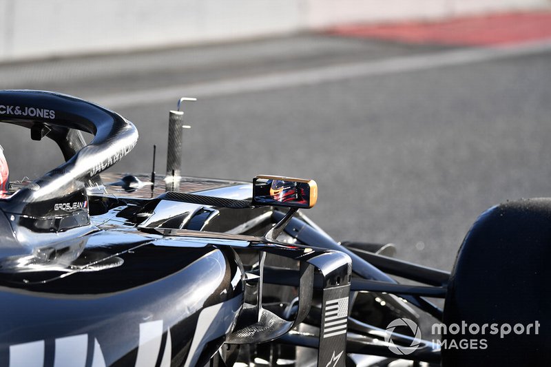 Romain Grosjean, Haas F1 Team VF-19 mirror reflection