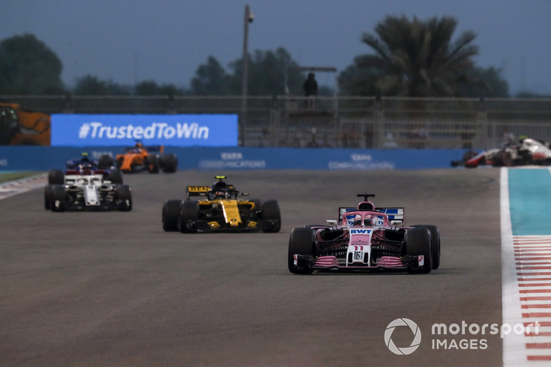 Sergio Perez, Racing Point Force India VJM11, Carlos Sainz Jr., Renault Sport F1 Team R.S. 18 and Marcus Ericsson, Sauber C37