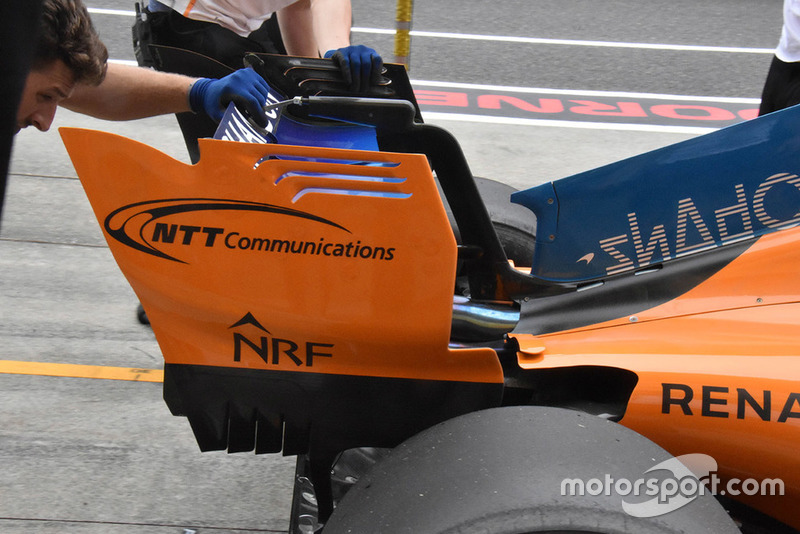 Fernando Alonso, McLaren MCL33 rear wing detail