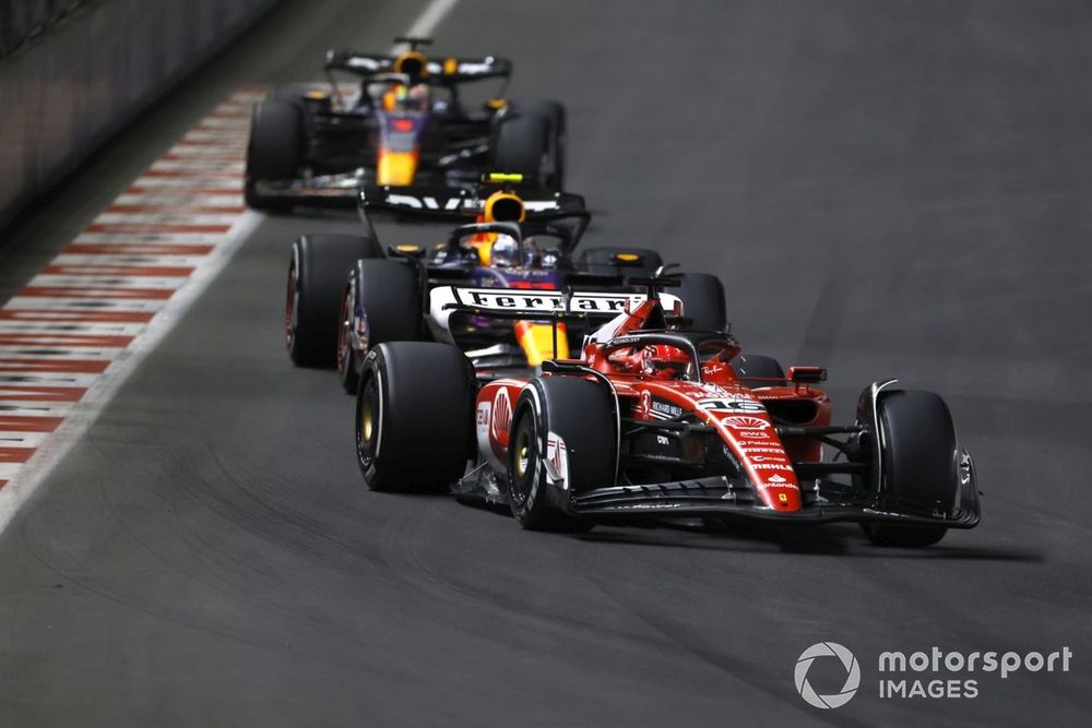 Charles Leclerc, Ferrari SF-23, Sergio Pérez, Red Bull Racing RB19, Max Verstappen, Red Bull Racing RB19
