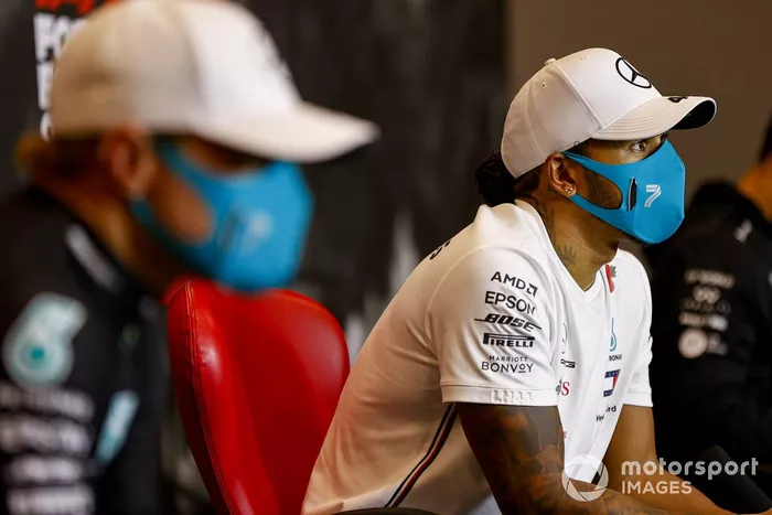 Lewis Hamilton, Mercedes-AMG F1 en la conferencia de prensa 