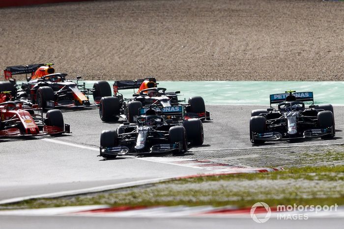 Lewis Hamilton, Mercedes F1 W11, Valtteri Bottas, Mercedes F1 W11 al inicio