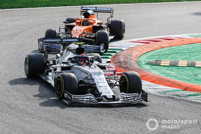 Pierre Gasly, AlphaTauri AT01, Carlos Sainz Jr., McLaren MCL35