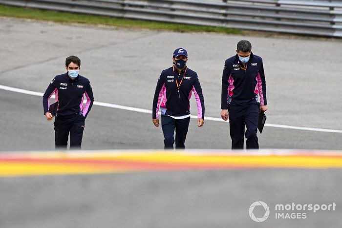 Sergio Pérez, Racing Point camina por el circuito