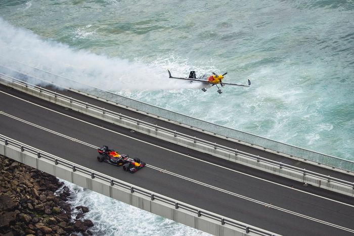 Daniel Ricciardo, Red Bull Racing RB7 con Matt Hall