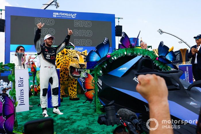 Sam Bird, Jaguar Racing, 3ª posición, en el podio