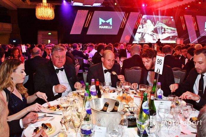 Invitados y Tim Wright de LAT