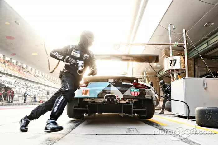 #77 Dempsey-Proton Racing Porsche 911 RSR: Matt Campbell, Christian Ried, Riccardo Pera