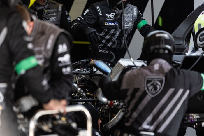  #93 Peugeot Totalenergies Peugeot 9x8: Paul Di Resta, Mikkel Jensen, Jean-Eric Vergne