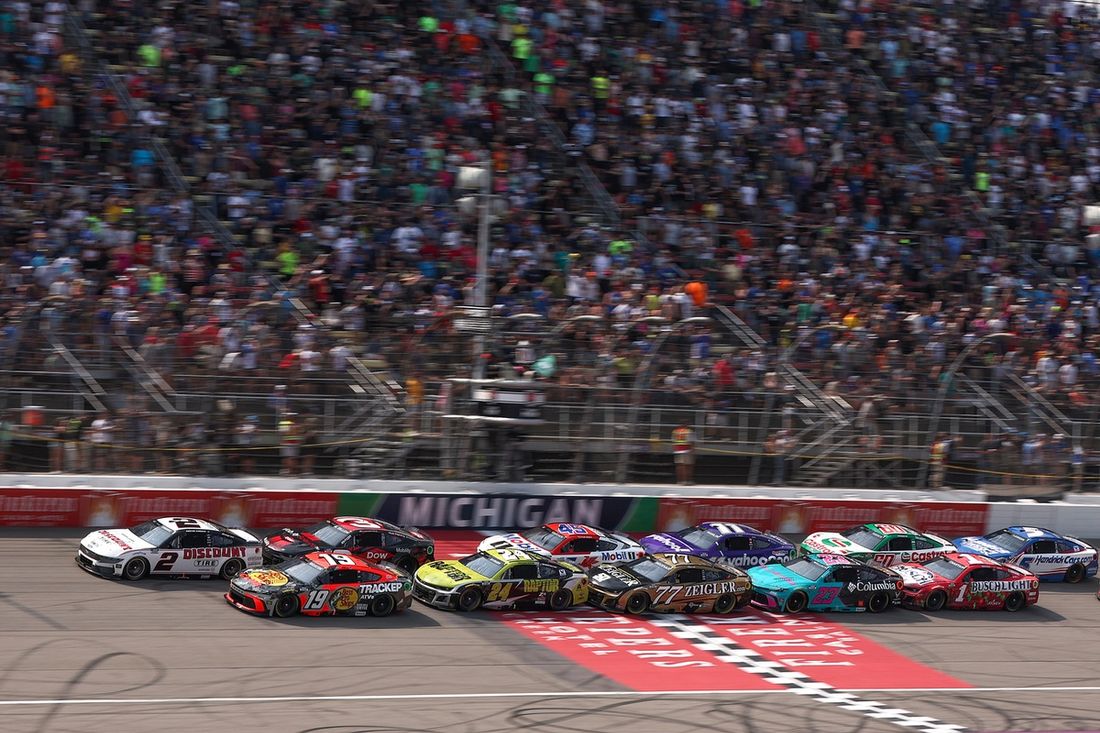Austin Cindric, Team Penske Ford, Chase Briscoe, Joe Gibbs Racing Toyota