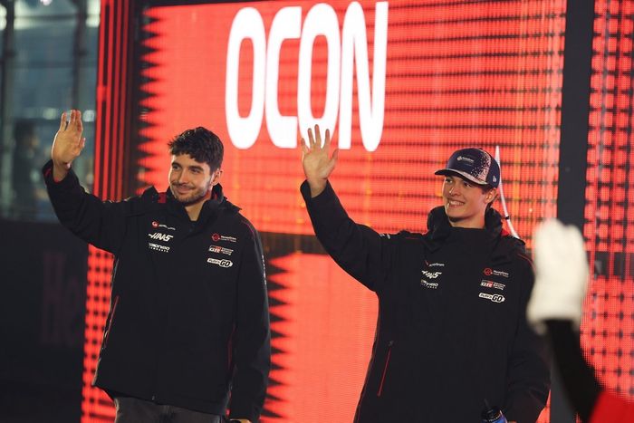 Esteban Ocon, Haas F1 Team, Oliver Bearman, Haas F1 Team