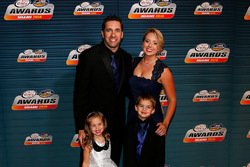 Elliott Sadler, JR Motorsports Chevrolet with family