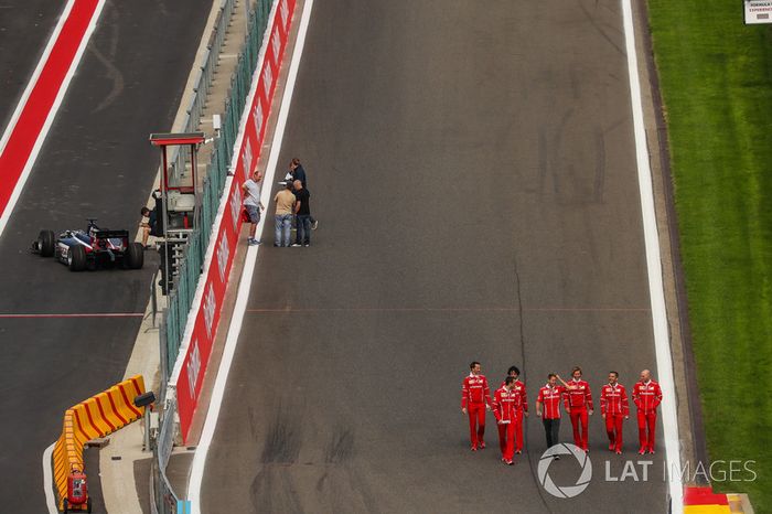 Sebastian Vettel, Ferrari camina en la pista