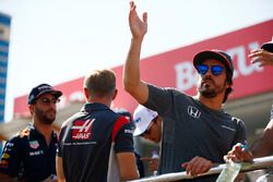 Fernando Alonso, McLaren, Daniel Ricciardo, Red Bull Racing, Kevin Magnussen, Haas F1 Team y Esteban