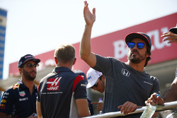 Fernando Alonso, McLaren, Daniel Ricciardo, Red Bull Racing, Kevin Magnussen, Haas F1 Team y Esteban