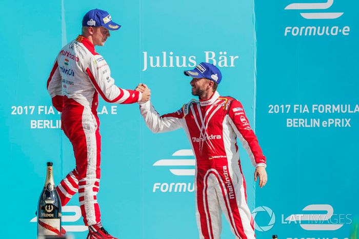  Nick Heidfeld, Mahindra Racing, congratulates Felix Rosenqvist, Mahindra Racing, on the podium