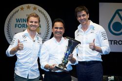 Nico Rosberg, Mercedes AMG F1, Toto Wolff, accionista y director ejecutivo del Mercedes AMG F1