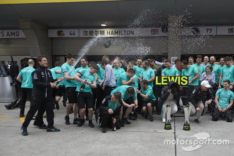 Race winner Lewis Hamilton, Mercedes AMG, and Valtteri Bottas, Mercedes AMG, celebrate with the Merc