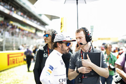 Fernando Alonso, McLaren, Mark Temple, Race Engineer, McLaren