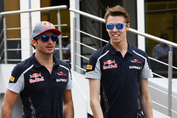 Carlos Sainz Jr., Scuderia Toro Rosso con su compañero de equipo Daniil Kvyat, Scuderia Toro Rosso