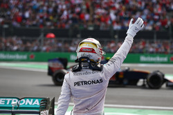 Переможець Льюіс Хемілтон, Mercedes AMG F1 W07