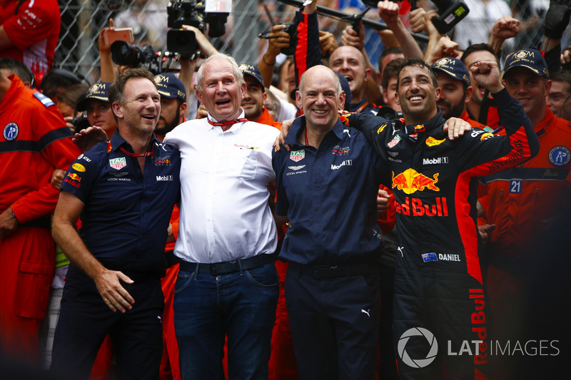 Daniel Ricciardo, Red Bull Racing, celebrates victory alongside Christian Horner, Team Principal, Red Bull Racing, Helmut Markko, Consultant, Red Bull Racing and Adrian Newey, Chief Technical Officer, Red Bull Racing