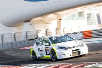 #21 Volkswagen Golf GTI TCR, Paul Dehadray, Kieran Griffin, J W Bird Motorsport