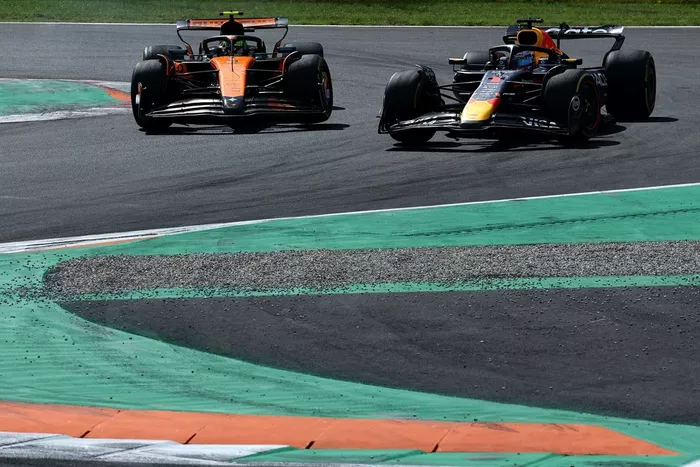 Lando Norris, McLaren, Max Verstappen, Red Bull Racing